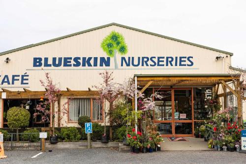 Melmarie Cosy Retreat X by Tiny Away in Waitati