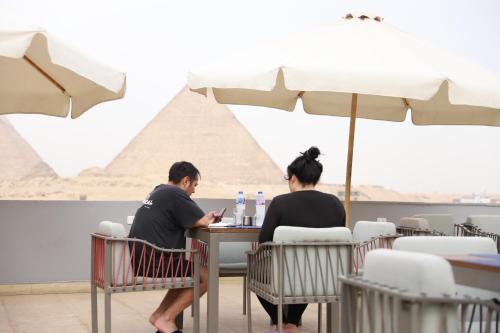 Pyramids Lodge - image 9