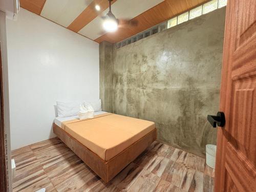 Tagosilangan Beach House Room Type - Budget Double Room