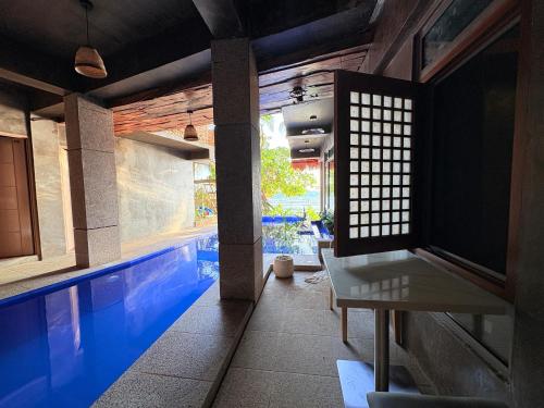 Tagosilangan Beach House Room Type - Double Room with Pool View