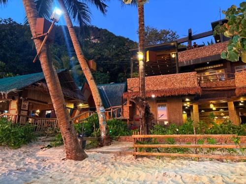 Tagosilangan Beach House in Malay