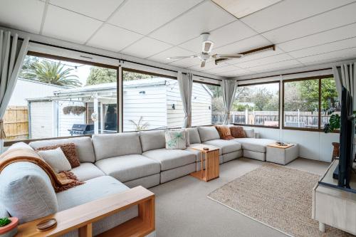 Lowe tide Retreat