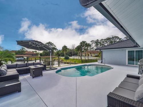 Waterside Paradise with Pool in Palm Coast