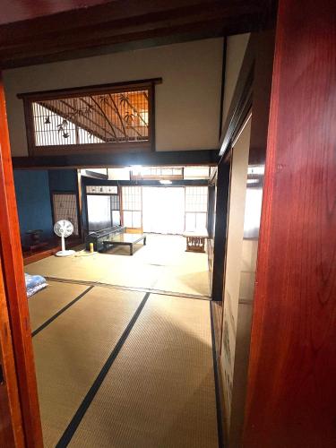 自然に囲まれた海沿いの広い一軒家 貸切 佐渡 古民家 レッドジャスパーRedjasper, Sado (foto 10)
