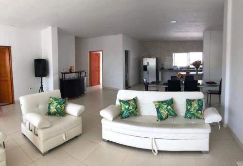 Espectacular casa, vista al mar y piscina privada