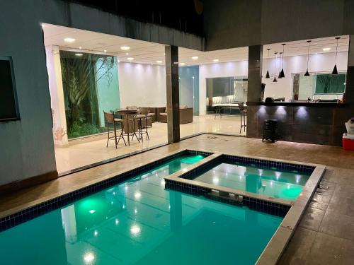 Casa com piscina em Brasília - 15 minutos – khách sạn tại Lago Norte