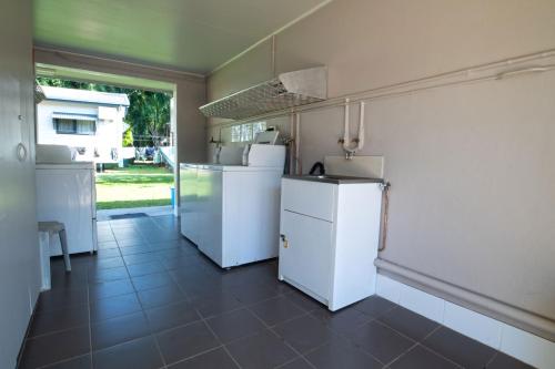 Tropical Hibiscus Caravan Park in Wongaling Beach