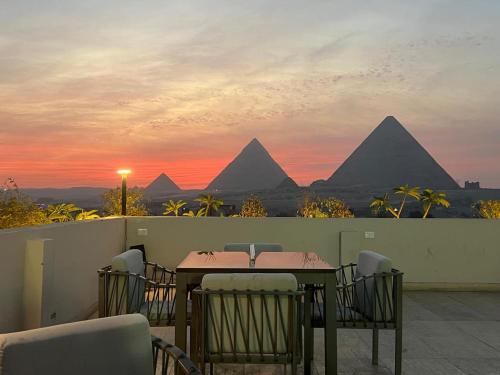 Pyramids Lodge 3