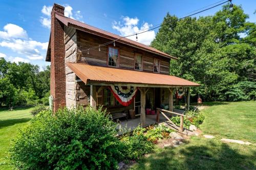 . Enchanting Vacation Rental on Working Alpaca Farm near Kokomo, Indiana