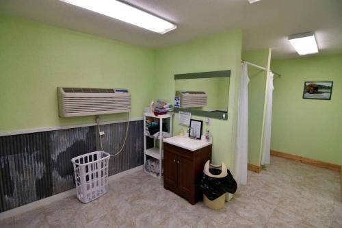 Authentic Lakota Tipi for Glamping in South Dakota in Platte (SD)