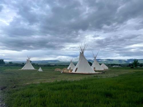 Rustic Elegance: Tipi Glamping by Wind River Mountains in Fort Washakie, Milford