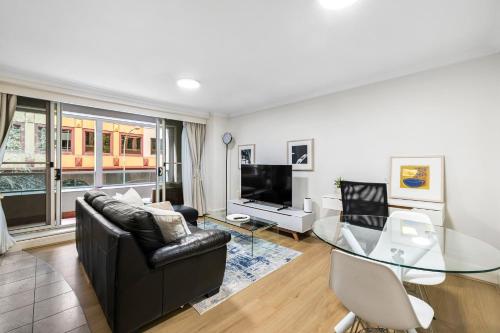 Kent 302 Self catering Apartment - main image