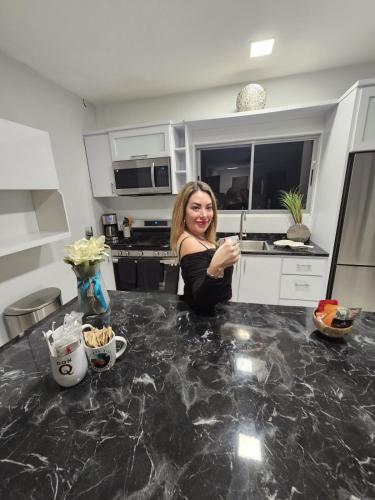 Luxury Stay in Aguadilla 10 min Crash Boat Beach in 아과딜라