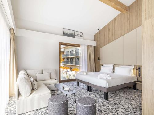 Executive Suite with Balcony