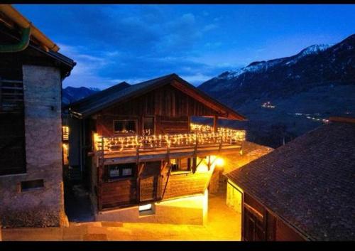  Grand appartement avec terrasse à Chez-Les-Reuses, Unterkunft in Orsières