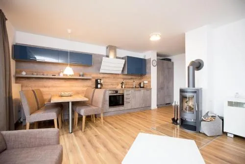 Gemütliches Zweizimmer-Apartment mit Kamin P7A3 in Plaaz, Schweiz