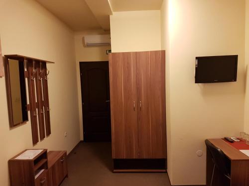 2 twin beds