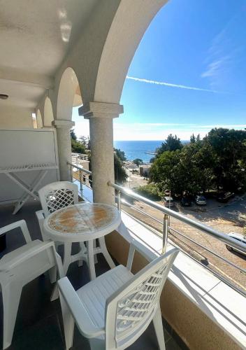 Antoni Apartments - image 2