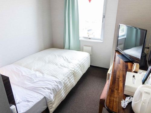 Single Room with Bathroom - Non-Smoking