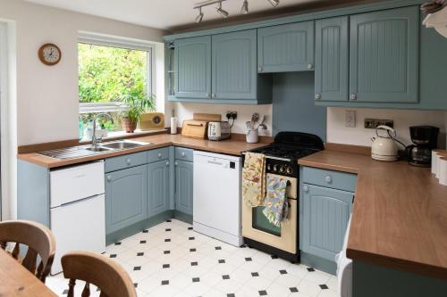 Cosy Period Cottage in Titchfield Village in Titchfield