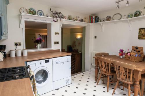 Cosy Period Cottage in Titchfield Village in Titchfield