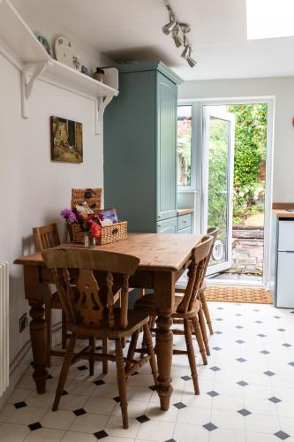 Seadmed, Cosy Period Cottage in Titchfield Village in Titchfield