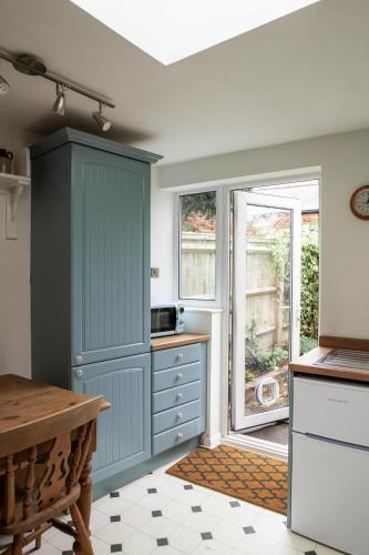 Cosy Period Cottage in Titchfield Village in Titchfield