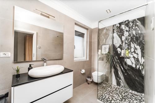 Relax in Style at Maurizia accommodation by Open House, Dumbrăviţa (foto 7)