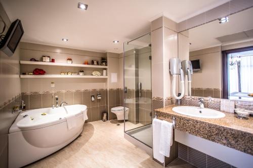 VIP Suite with Sea View image 4