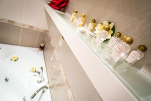 VIP Suite with Sea View image 3