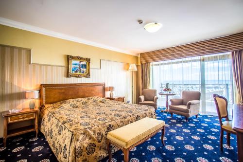Hotel Palace Marina Dinevi - image 4