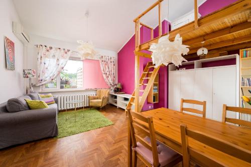 Marymont Apartment with Mezzanine by BookingHost, Warschau