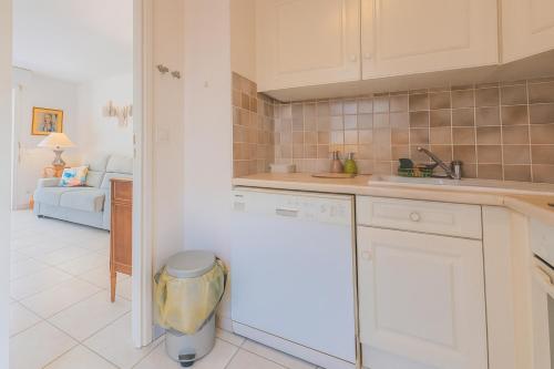 Appartement lumineux avec terrasse & piscine near La Table Du Boucher