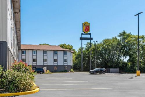 Super 8 by Wyndham Terre Haute in Terre Haute, USA