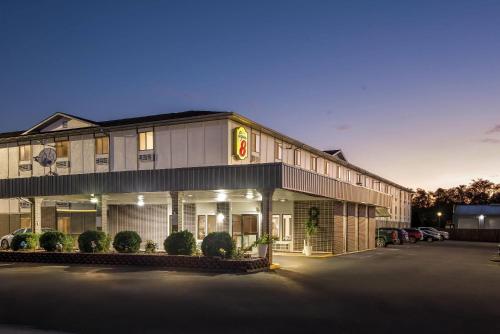Super 8 by Wyndham Terre Haute in Terre Haute, USA