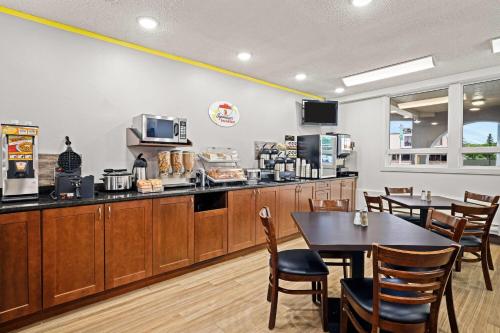 Super 8 by Wyndham Thunder Bay, Thunder Bay (photo 7)