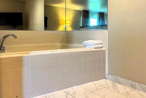 Super 8 by Wyndham Madison/Hanover Area - main image