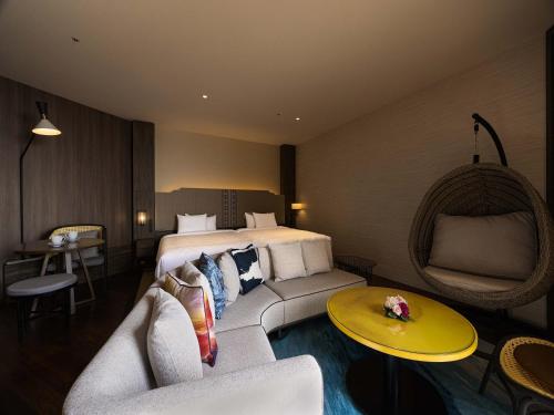 room detail thumbnail 1