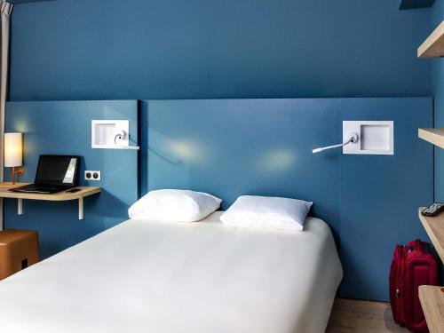 1 double bed, 2 twin beds, 1 bunk bed