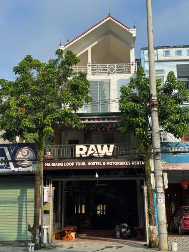 RAW Hostel - Ha Giang Loop Tour & Motorbikes Rental, Ha Giang