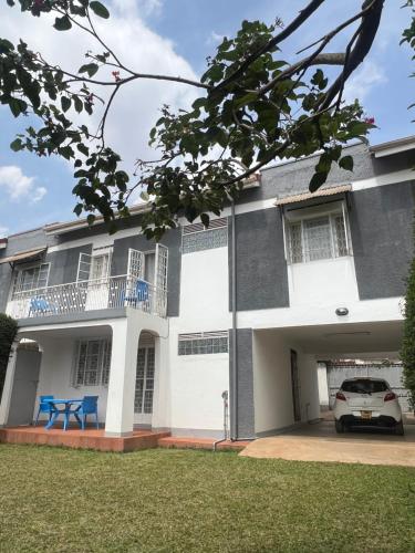 3Bedroom Hilltop Home In Muyenga