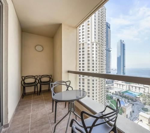 Stylish JBR Apartment, Steps from the Beach, Dubai (photo 2)