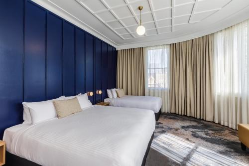 Royal Exhibition Hotel in Central