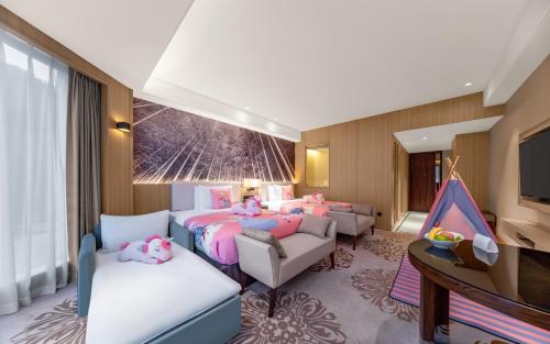 2 double beds, 1 sofa bed