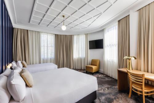 Royal Exhibition Hotel