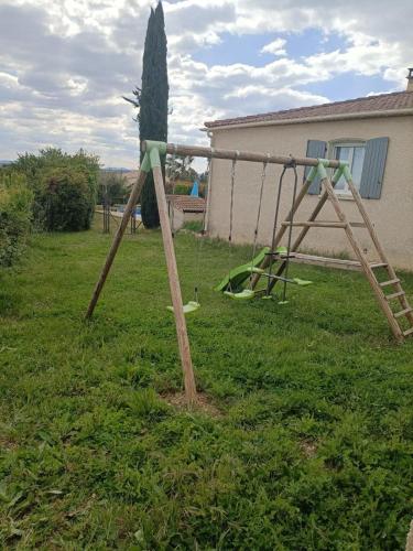 Spēļu laukums, Location T3 proche d' Anduze in Ribaute-les-Tavernes