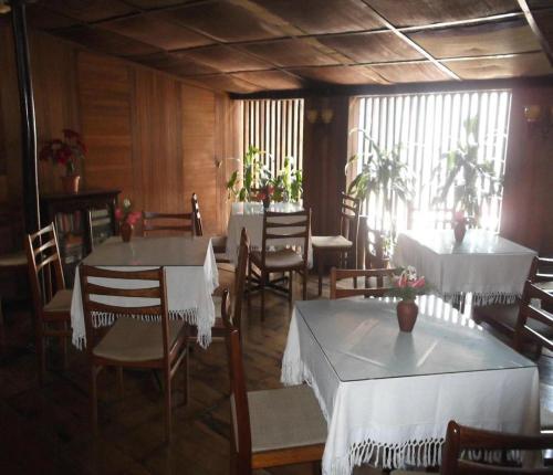 Restaurant, Olde Empire Hotel in Kandy