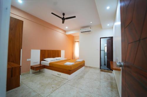 2 bedrooms, 3 beds