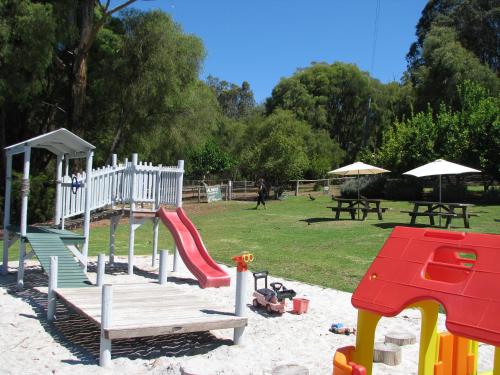 Pemberton Lake View Chalets - 레스토랑