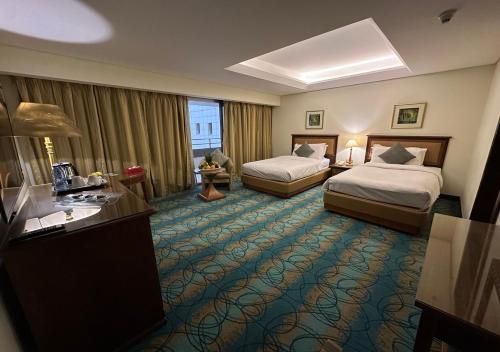 room detail thumbnail 1
